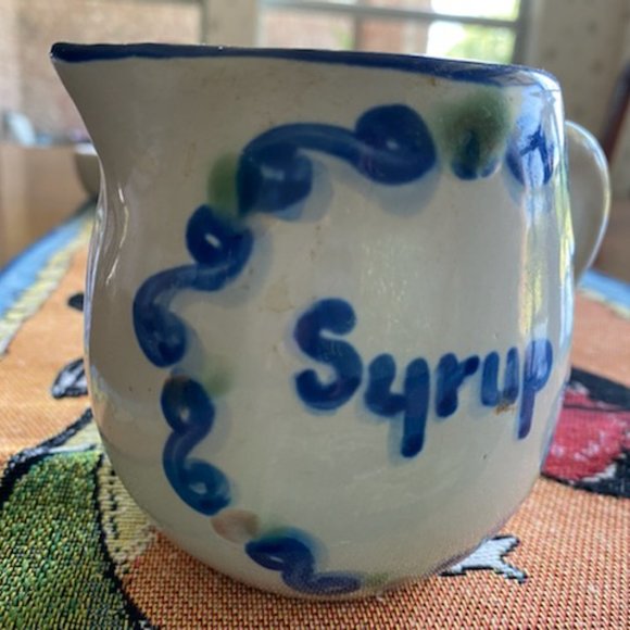 Vintage * MA HADLEY signed SYRUP PITCHER * Tapping Tree design * Blue & White - Picture 3 of 8